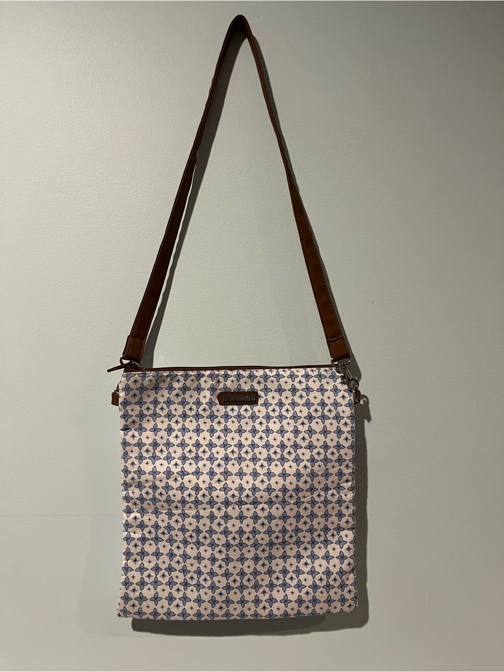 Longaberger Patterned Crossbody Shoulder Bag in Brown and Cream